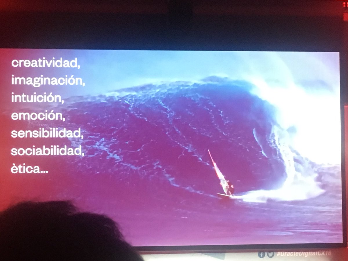 cristina_aym's tweet image. Los robots nunca tendrán...  #OracleDigitalCX18