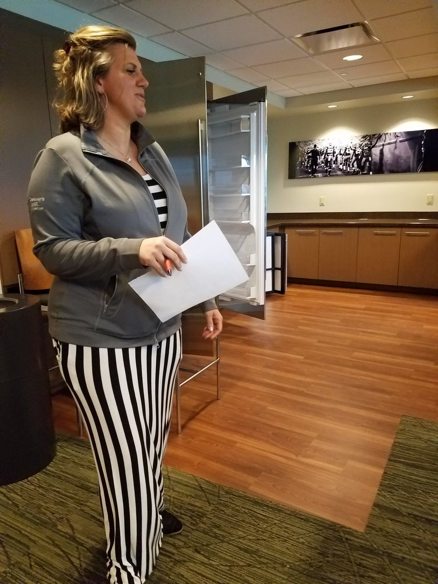 PrebleCulinary's tweet photo. Preble Culinary touring Lambeau Field Kitchens. #facesofgbaps @GBPreble https://t.co/XBi57k3jnC