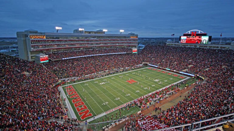 901_sxvxge's tweet photo. Blessed to receive an offer from the University of Nebraska 🙏🏽 @RivalsJohnson @Football_BCS @johnvarlas @HuskerFBNation #DaSavageWay https://t.co/zdbEyQnJ6w