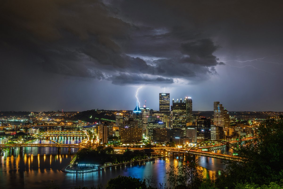 DaveDiCello's tweet photo. A few more images of the incredible lightning over #Pittsburgh this morning, this time as a smaller cell was passing over the city. The structure of the clouds was amazing, and the city stands out a bit more in these, though I like the bolt in the first one I shared better. https://t.co/AV0NKm2jBG
