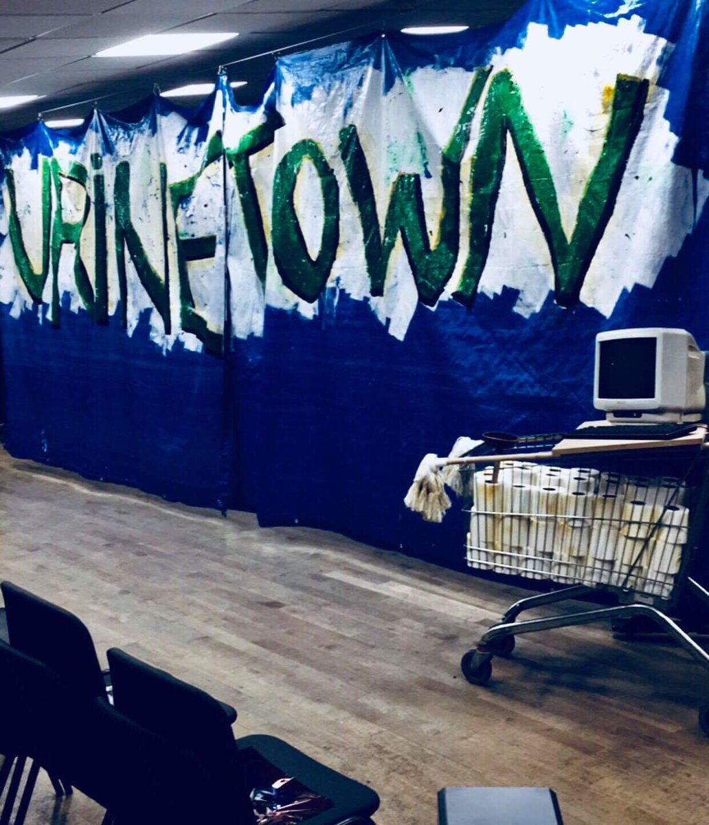 CPAStudios's tweet photo. Best of luck to all our amazing 3rd Years, Director - Robert Styles, Musical Director - @laurenronanmd Choreographer - @mykal_rand and our live band on the opening night of Urinetown! It’s looking amazing in the Jasmine Teh Studio Theatre! All tickets now sold out! #cpastudios https://t.co/HsBGkFFj04