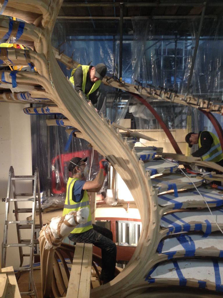 atmos_studio's tweet photo. the crafsmen and artisans of #trabczynski in symbiosis with #stairstalk 
 @atmosstudio @lustedgreen @thesewhitewallsstudio 

#woodcraft #LVL #laminatedveneerlumber #oak #grandesignstaircases #theworldneedsmorespiralstaircases #woodart #woodconstruction #workmanship #craft https://t.co/xwmHvyAV76
