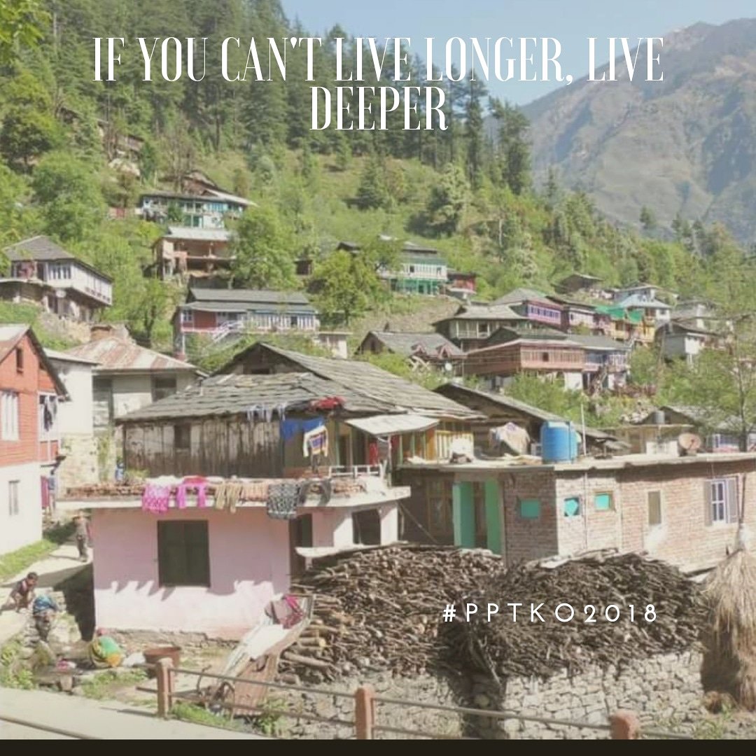 pollyplaits's tweet photo. Getting near the weekend so here are my #ThursdayThoughts -together with an excuse to share a photo of my trip to India! #travel #livedeep https://t.co/ETZ2Oj1DVV