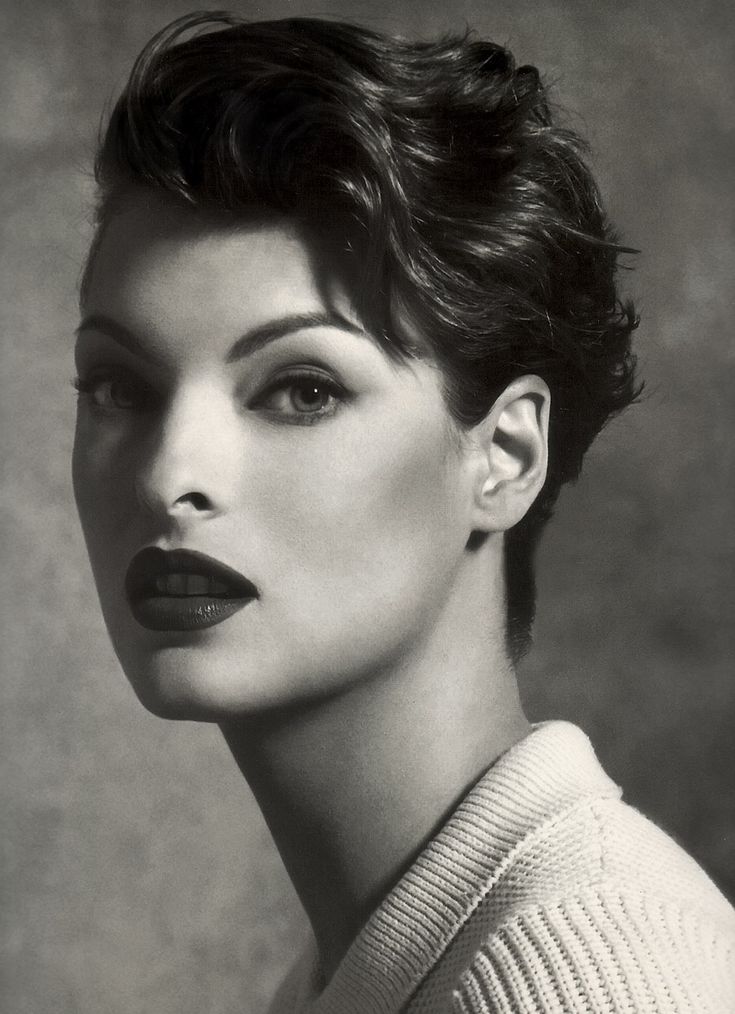 Happy birthday to Linda Evangelista, the greatest model of them all. 