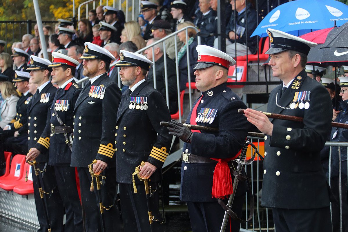 Royal Navy tweet media