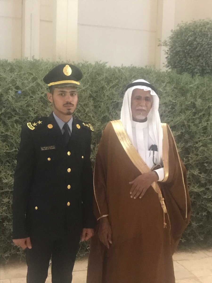 bne_3mr's tweet photo. حساب بني عمرو من حرب
يبارك لـ ابن العم :
أنس رويجي الجابري العمري
تخرجه من كلية الملك خالد العسكرية برتبة ملازم أول مهندس اسأل المولى القدير له ولزملائه العون والتوفيق لخدمة دينهم ومليكهم ووطنهم https://t.co/68e6LObzst