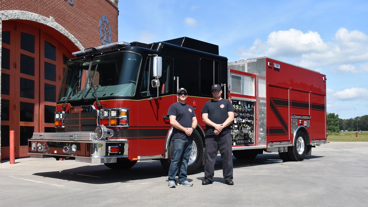 FerraraFire's tweet image. Somerset FD #Kentucky bringing home new Custom Pumper featuring Cinder custom chassis, extruded aluminum body, 1500 gpm pump, foam system, 900 gallon water, 30 gallon foam, 10kw generator and light tower. See it at goo.gl/mgHeXR #firefighter #firetrucks #REVgroup