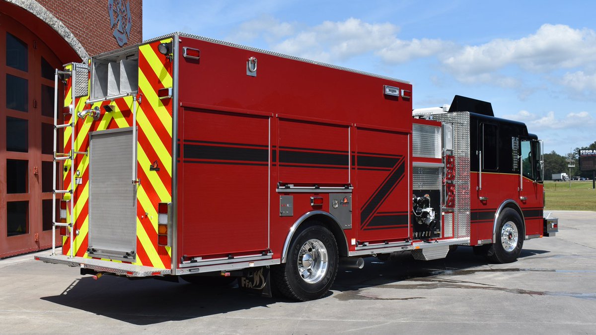 FerraraFire's tweet image. Somerset FD #Kentucky bringing home new Custom Pumper featuring Cinder custom chassis, extruded aluminum body, 1500 gpm pump, foam system, 900 gallon water, 30 gallon foam, 10kw generator and light tower. See it at goo.gl/mgHeXR #firefighter #firetrucks #REVgroup
