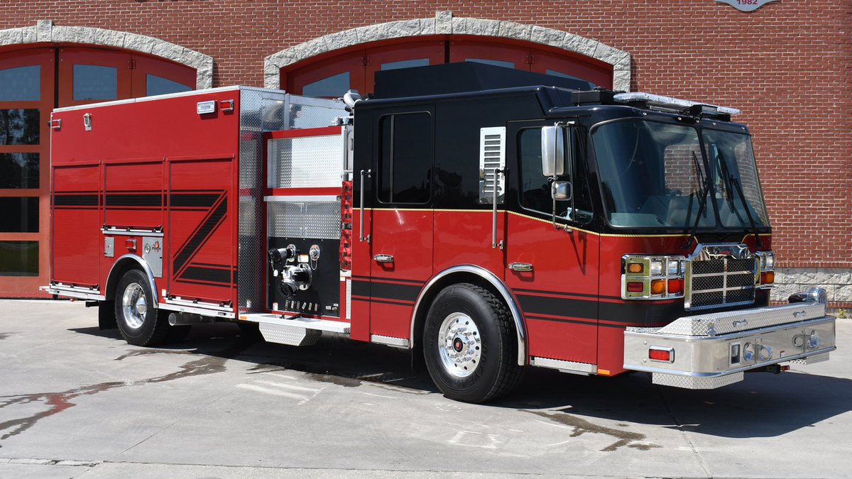 FerraraFire's tweet image. Somerset FD #Kentucky bringing home new Custom Pumper featuring Cinder custom chassis, extruded aluminum body, 1500 gpm pump, foam system, 900 gallon water, 30 gallon foam, 10kw generator and light tower. See it at goo.gl/mgHeXR #firefighter #firetrucks #REVgroup
