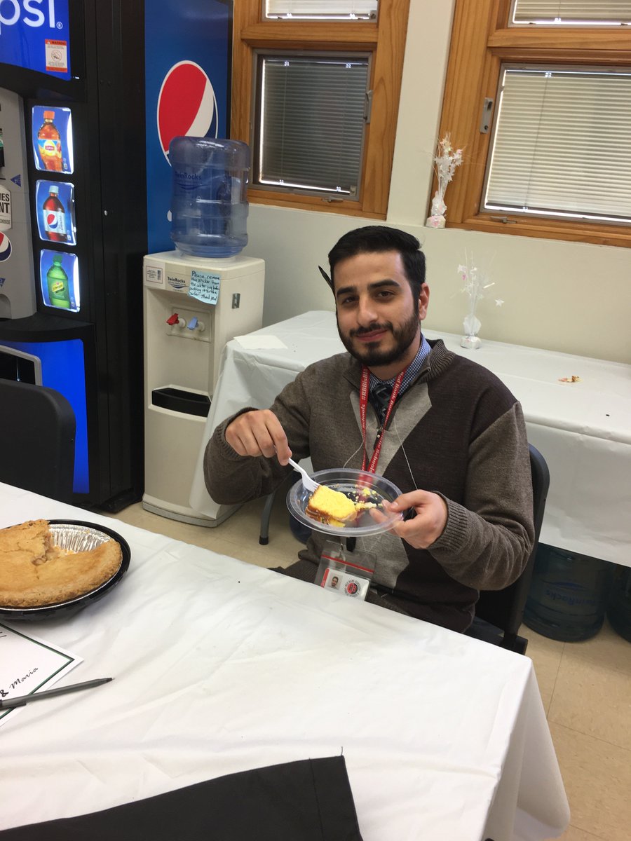 BirdTDavidson's tweet photo. We made it thru the 1st day!! Now someone stop @DiMarcoRBMS from eating all the cake! Thank you, @MariaIOZ @MrClarkVP @piersonjt ! @rbmsROCKETS @RedBankSup #RBBisBIA https://t.co/vXhp2OkvJe