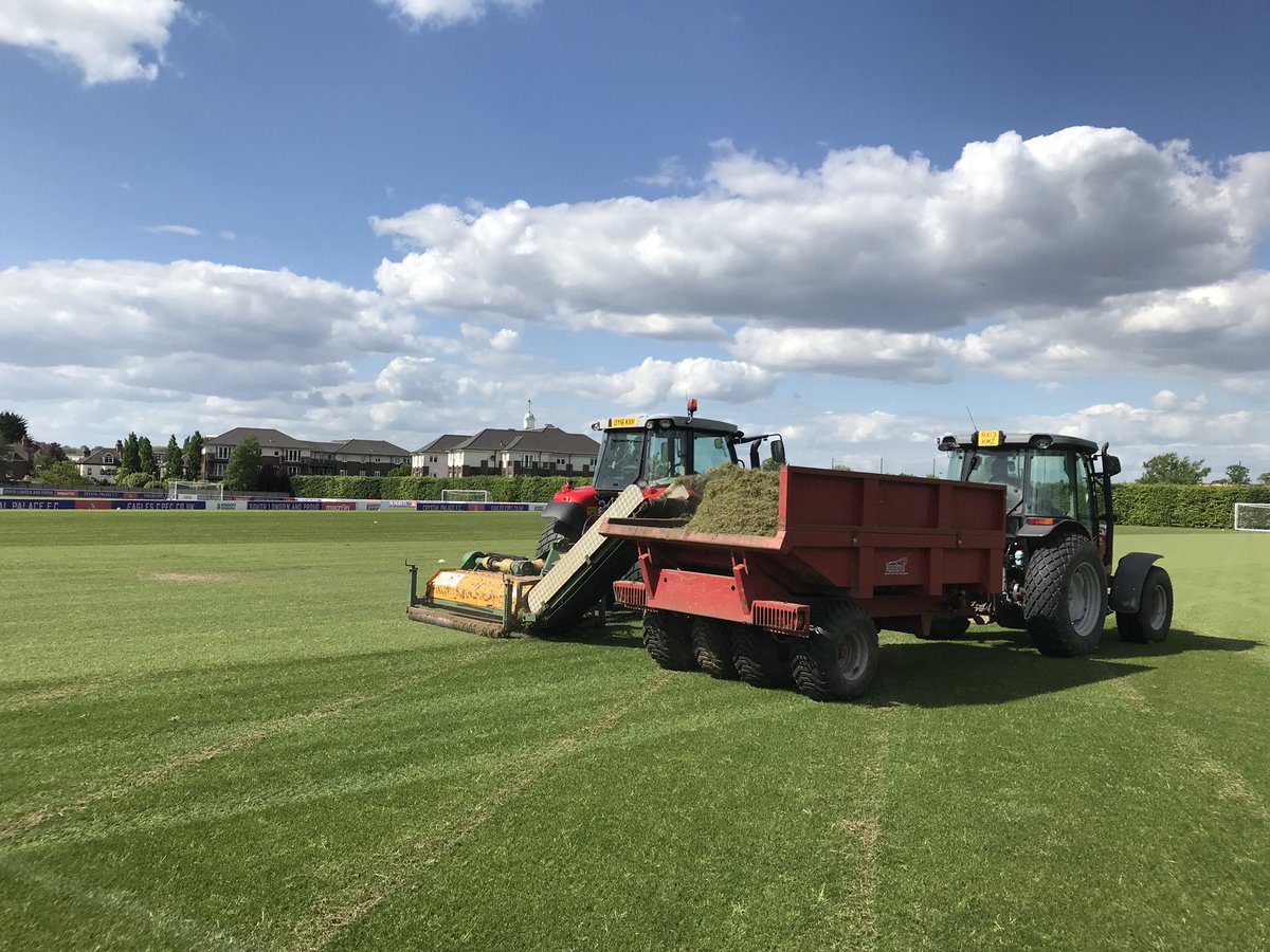 Heavy scarifying today on Pitch 3 <a href="/CPFC/">Crystal Palace F.C.</a> training ground before across to Academy then back to Pitch 1 koro off Pitch 1
Never enough hours in the day at this time of year.
Hats off to our wonderful staff who’ve been working hard to catch up with backlog