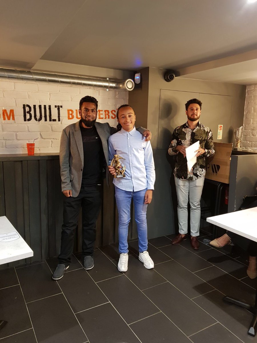 KitroomFC's tweet image. U13s winners with @Mohammedbhikhi to close the season for the most successful of our 4 teams this year. Great effort from all the lads @builtburgers1 @EssexAllianceFL @EleLeague