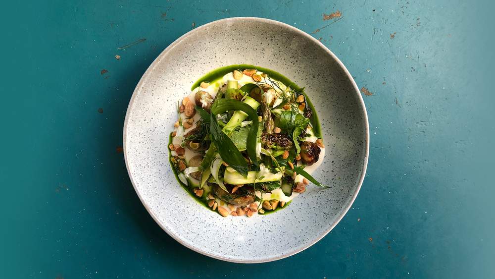 MRPORTERLIVE's tweet photo. Why are we, as a nation, so obsessed with asparagus? https://t.co/7OMrITaoBZ https://t.co/irAYBgNQ8p