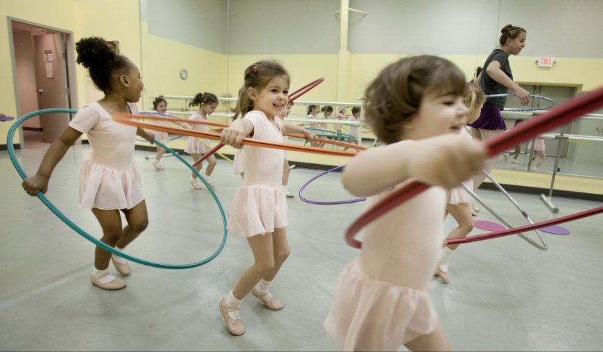NashvilleBallet's tweet photo. We want to hear from you - share your pictures, videos &amp; stories of past Nashville Ballet summer camp experiences or show us how you're getting ready for camp this year using #NBSummer. Share by 5/18 for a chance to win a Nashville Ballet t-shirt of your choice! https://t.co/OHe9Xf6I2t