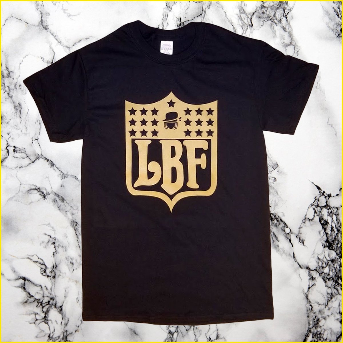 IndustryFixxMag's tweet photo. #CustomApparel
LBF Shield Tee
Black w/ Vegas Gold Print
@MRCHEEKSLBFAM @LOSTBOYZIVLIFE
#IndustryFixx #LBFTee #LBF
https://t.co/c5h6Kvctdp https://t.co/VrL5KLJftJ