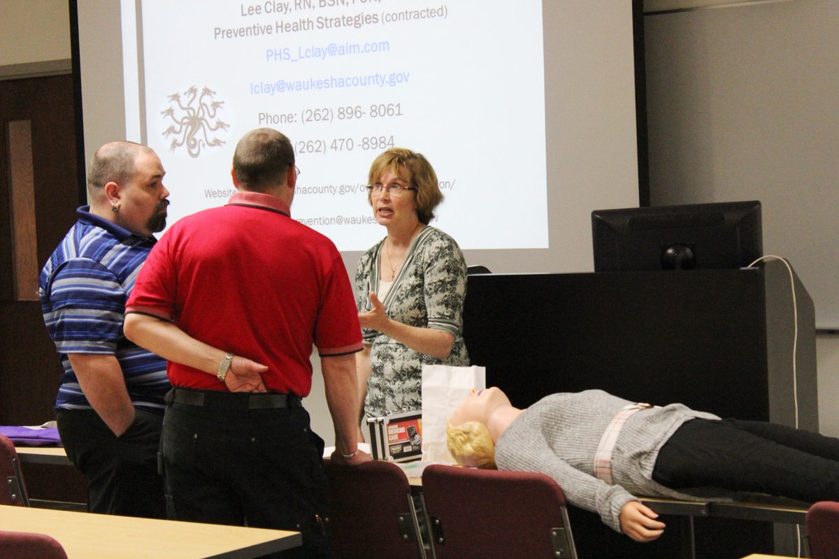WOWWDB's tweet photo. 30 employers attended a training at the #WFDC to learn how to address the opioid epidemic in the work place. Thank you @WaukeshaCoHHS, @WCBizAlliance, and Wauk Co. Center for Growth for your partnership!
#WaukeshaCounty #HeroinTaskForce https://t.co/2W1jwTmQl7