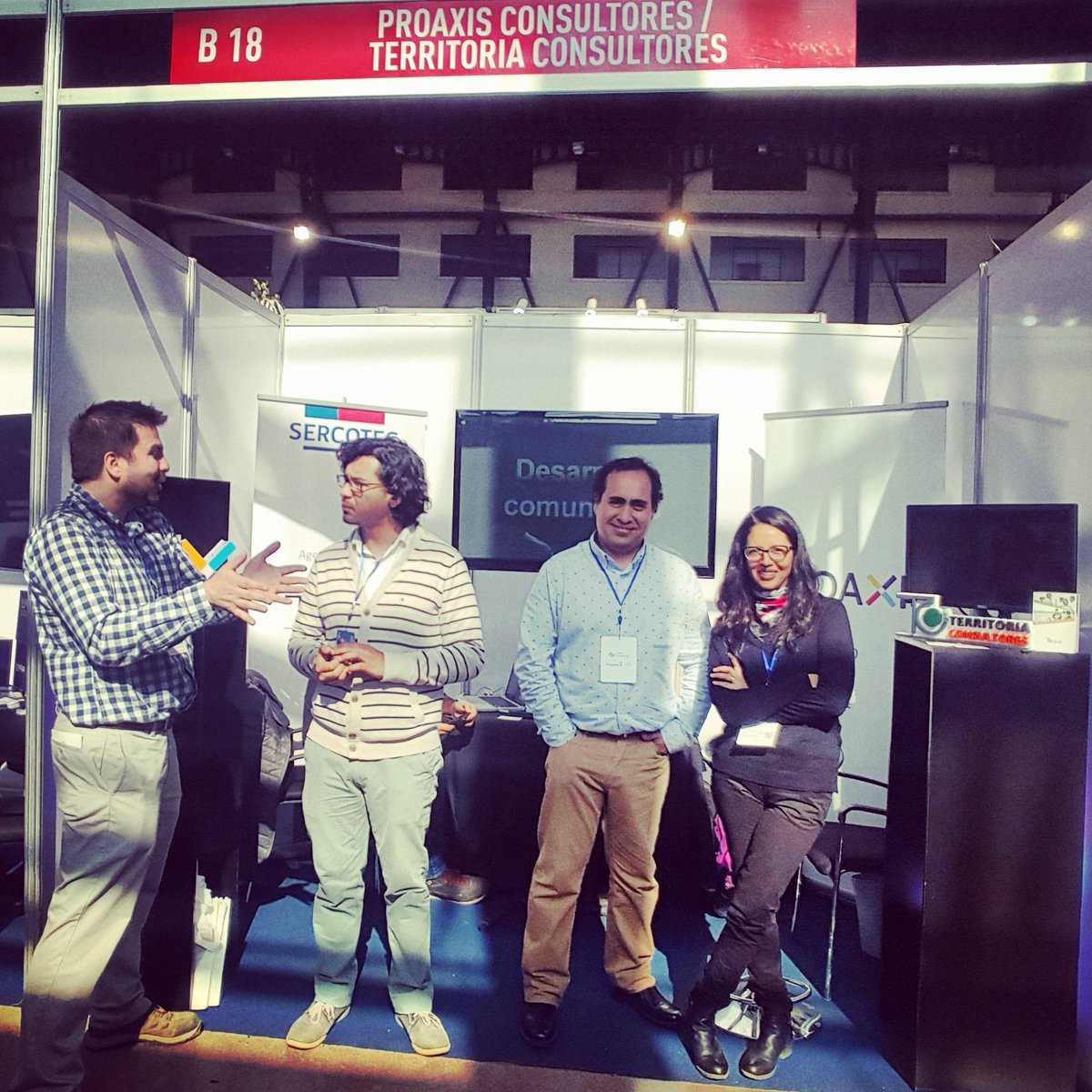 Seguimos conversando y explorando en #Innovacion y #Colaboratividad con los visitantes a nuestro stand en <a href="/ExpoFemer/">ExpoFemer</a>! #Proaxis #TerritoriaConsultores #ExpoFemer 
#Innovacion 
#Gestión