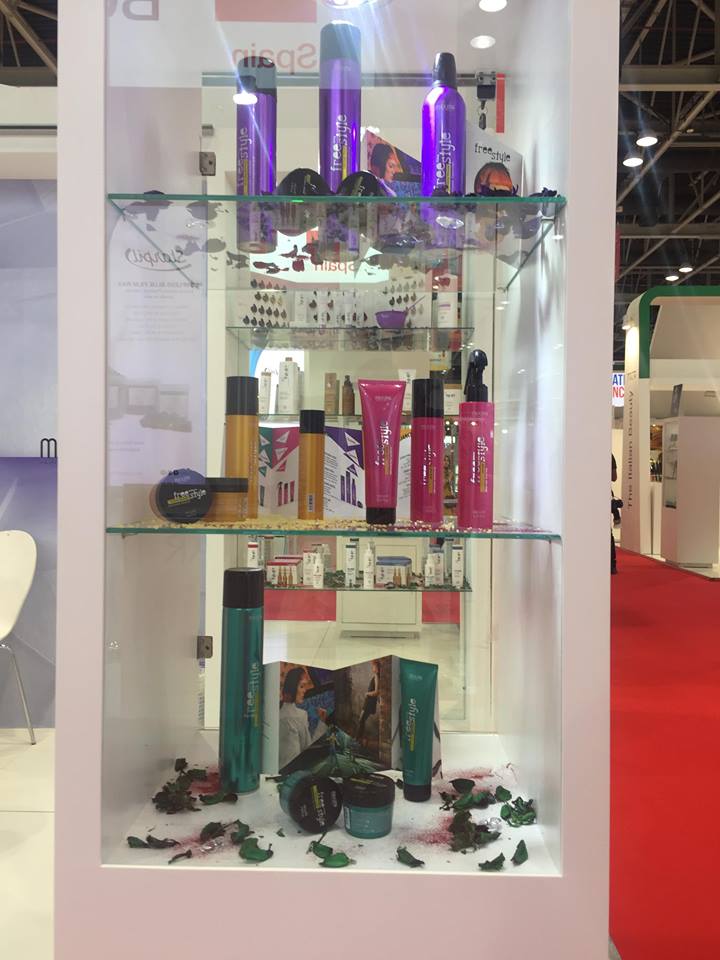 vitalfarco's tweet photo. Tre giorni intensi e ricchi di soddisfazione al #BeautyworldMe di #Dubai. See you next year!!! 🇦🇪💇‍♀✈🖐 https://t.co/rWB9dA1zlC
