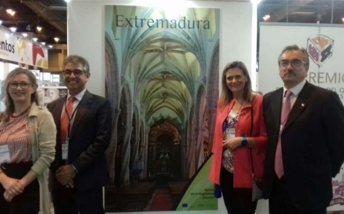 Impulsa_revista's tweet photo. Setenta empresas extremeñas exponen en la Feria Salón de Gourmets 2018 https://t.co/zokggrA9Cy (vía Expansión) https://t.co/AMKG6enFvY