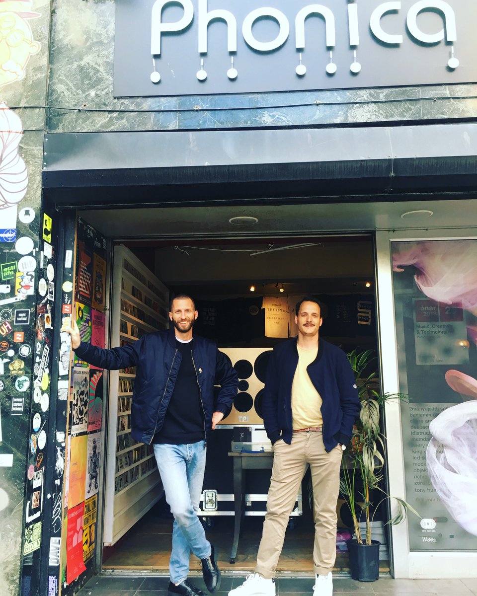 HeistRecordings's tweet photo. 🍻💥Its nearly time!! Come down to our @detroitswindle @phonicarecords instore and have a wee party with us #vinylonlyset 8PM - 10PM
#bringyourownbeer #instore #byob #phonica #detroitswindle #heist https://t.co/1WDjxGODK1