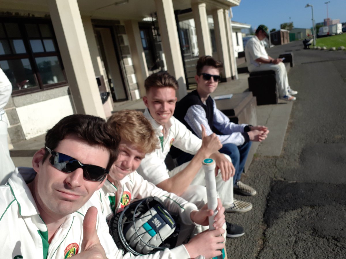 GTBeeches's tweet photo. 2's batting first up at a sun-soaked FB1. Matt Harrison and Charlie Franks making some good early inroads #LetsGoBeeches https://t.co/7z9Q5jRTVS