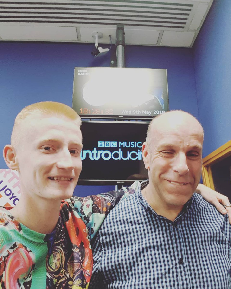 CompreHend101's tweet photo. Look out for my Exclusive Interview with @deanjacksondj for @bbcintroducing being aired on Saturday nights show!
Download/Stream my newest single Dark Times LINK IN BIOπ₯ππ»
#bbc #bbcintroducing #hotfor2018 #interview #new #music #hiphop #rap #darktimes #consciousvibes https://t.co/5fpX9Rpb4b