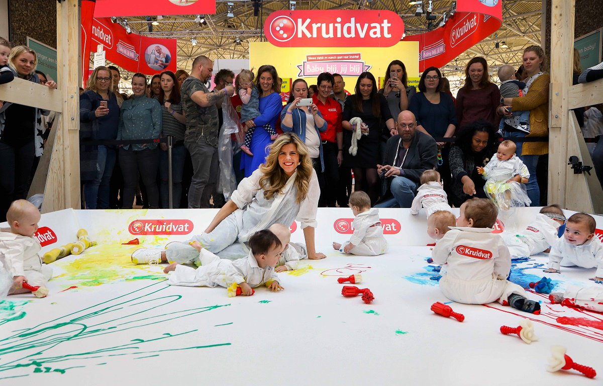 Kinderen kunnen uitstekend uit de voeten met Heutink vingerverf. En dan is het fijn om te weten dat onze verf voldoet aan alle eisen voor kindveiligheid. Kijk op de website voor het actuele aanbod ow.ly/wRbw30jUnS3  #heutink #kinderopvang #creatief