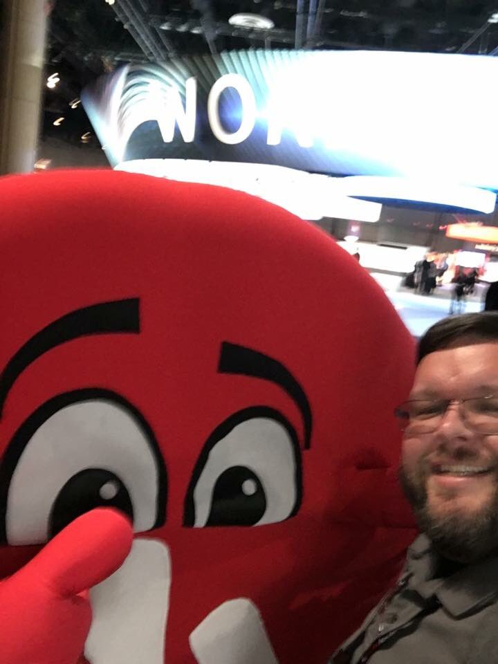 TomAsAService's tweet photo. The @servicenow rebrand has had one painful casualty - the Now button guys! It was kind of a Knowledge tradition to get a pic with em. RIP Red and White #KNOW18 https://t.co/PvwGCEvdCC