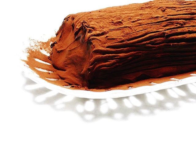 WeinersChocolat's tweet photo. Roll the love you carry for your mother into a Swirl of Magic and pleasure surprising her with this delicious artisanal chocolate cake. ... https://t.co/8PvUXJ7QfT