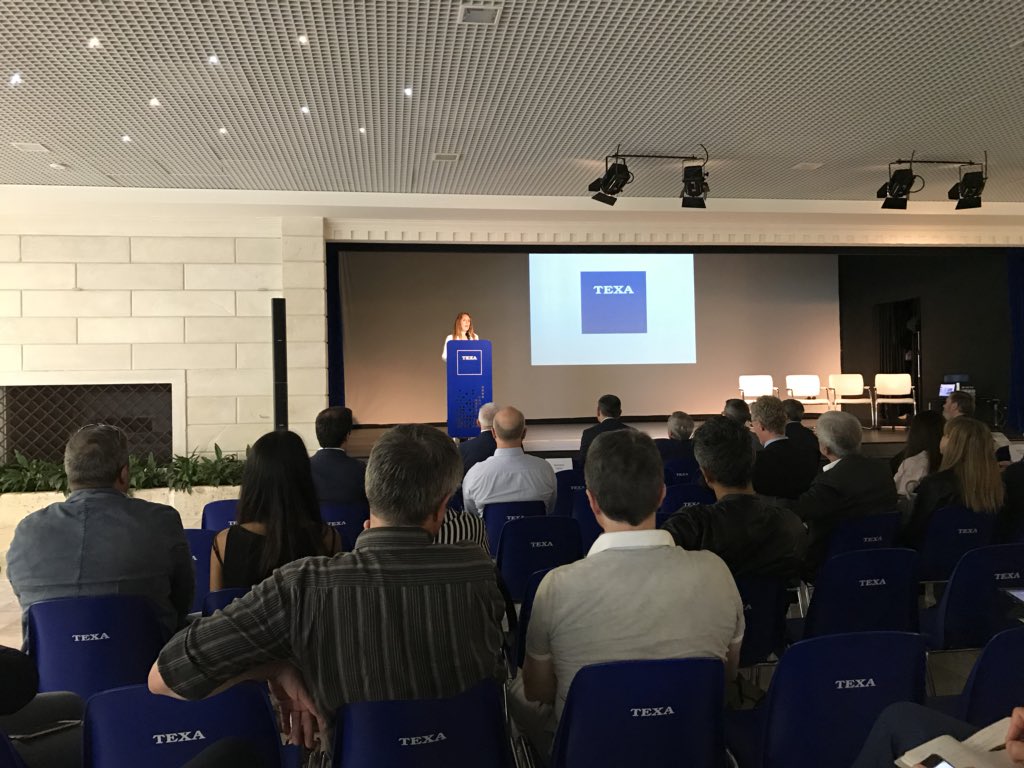 DonazzanElena's tweet photo. All’#aperifocus su #Innovazione di prodotto, modelli di #business e #casiaziendali organizzato in @texacom dalla @RegioneVeneto
#opportunityday @uniud @iuav @CaFoscari #IOT https://t.co/LlbWxDjrX7