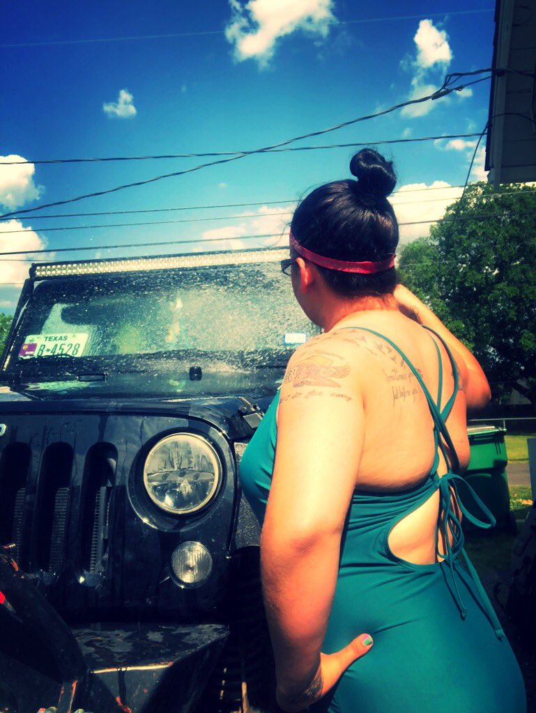 jeepheraddict's tweet photo. Just messing around cleaning teeter 😝 #jeep #jeepher #jeepbeef #jeepnation #jeepislife #instafollow #hidprojectors #jeepnjeep #artecindustries #smittybuilt #posionspyder #rubiconexpress #bestop https://t.co/BDZ2DSmLcO