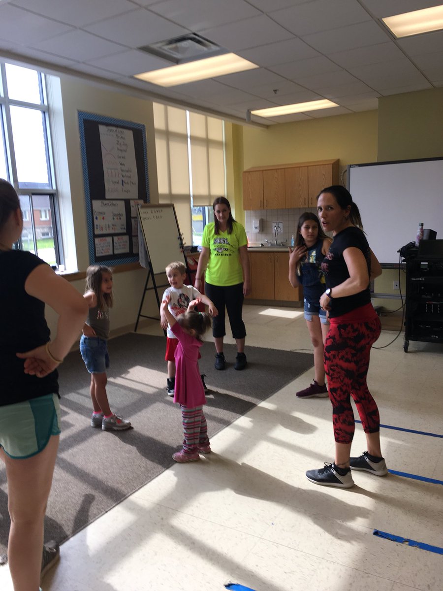 Mrs. Pfaff tweet media