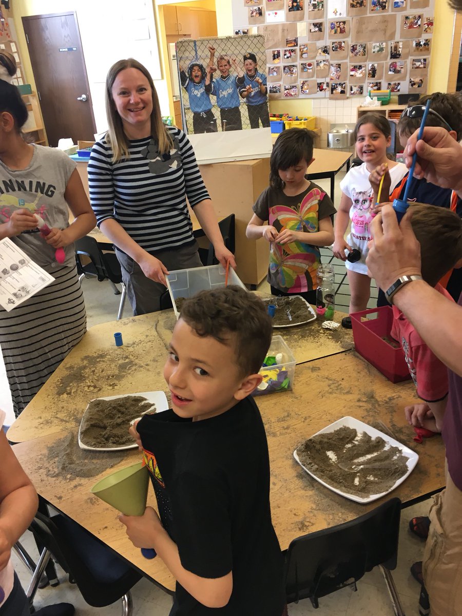 Mrs. Pfaff tweet media