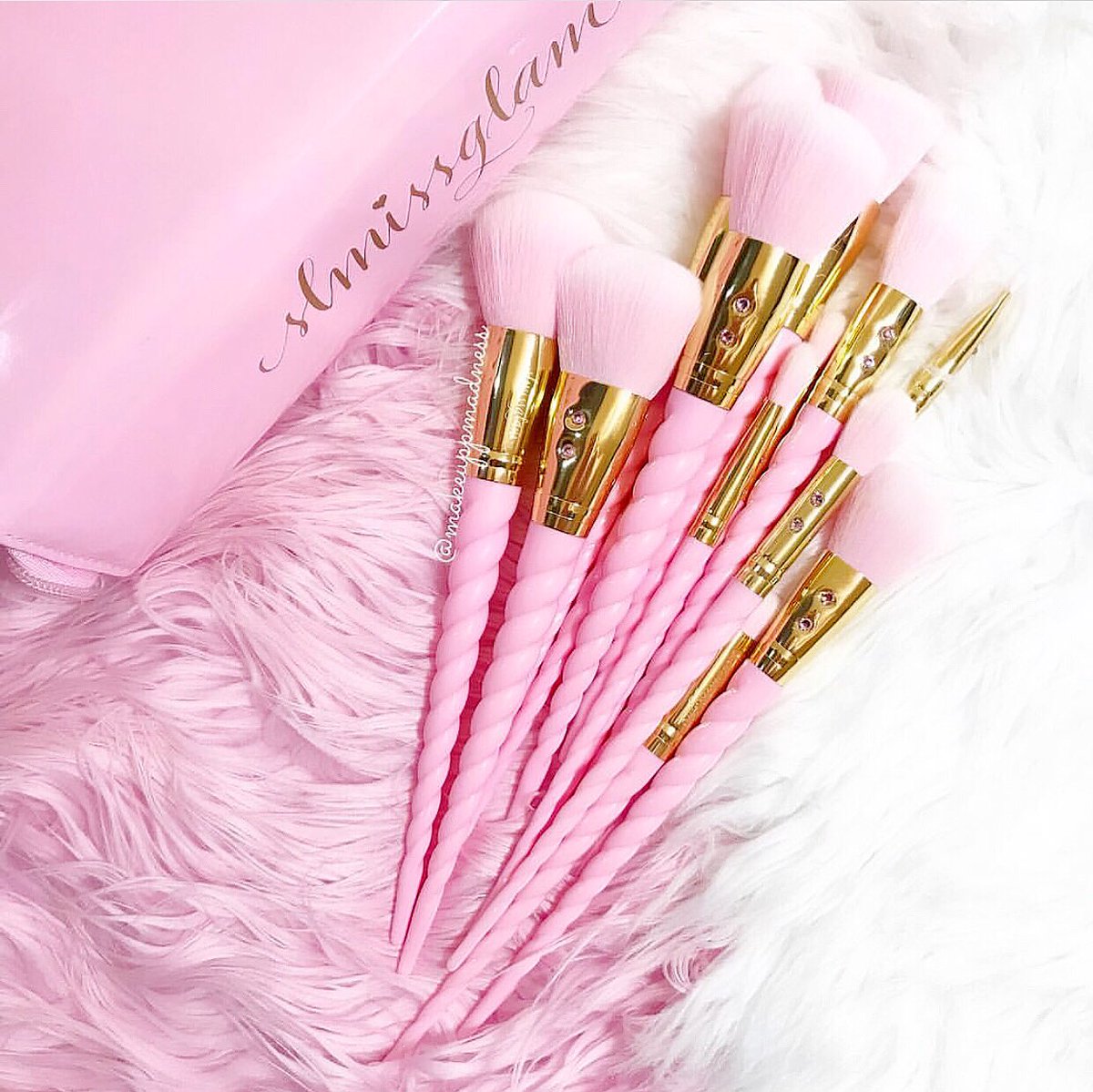 slmissglam's tweet photo. Less then 2 weeks away until the launch of our PINK PRINCESS BOOK!👑💕Who else would love to see this in their makeup collection?!🙊👑💕#glamprincess https://t.co/3O9zRSqBvB