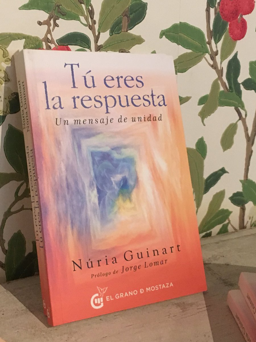 JoseAbdonRodri's tweet photo. @NuriaGuini presenta en #Madrid su primera obra, #TuEresLaRespuesta de la mano de @EGranodeMostaza y acompaña @Jorge_Lomar. https://t.co/eeechfAC1b