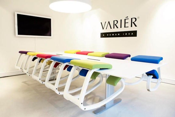 Backinaction_uk's tweet image. Great for posture AND for cleaning the office floor. #ingeniousdesign #ThursdayThought