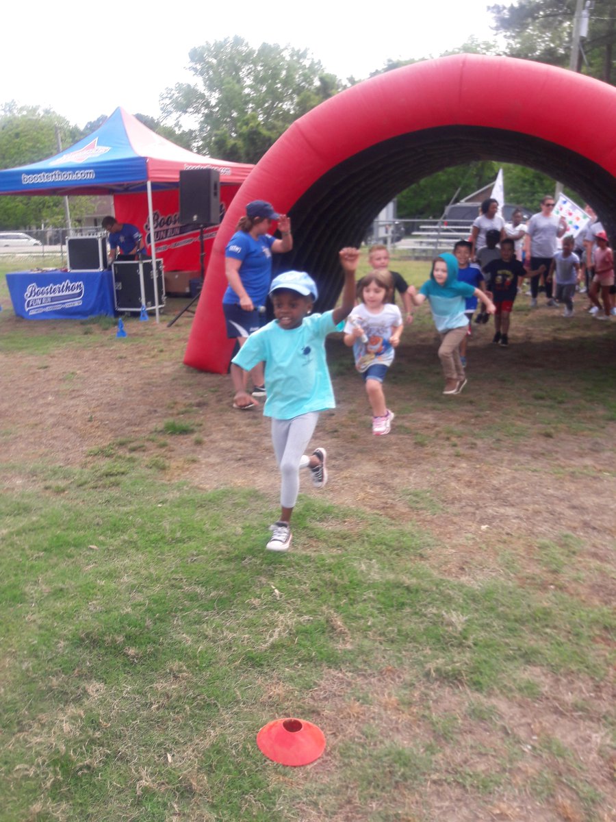 Princesspj1124's tweet photo. Johnson's joggers at the  boosterthon! https://t.co/LcvLAWd7MH