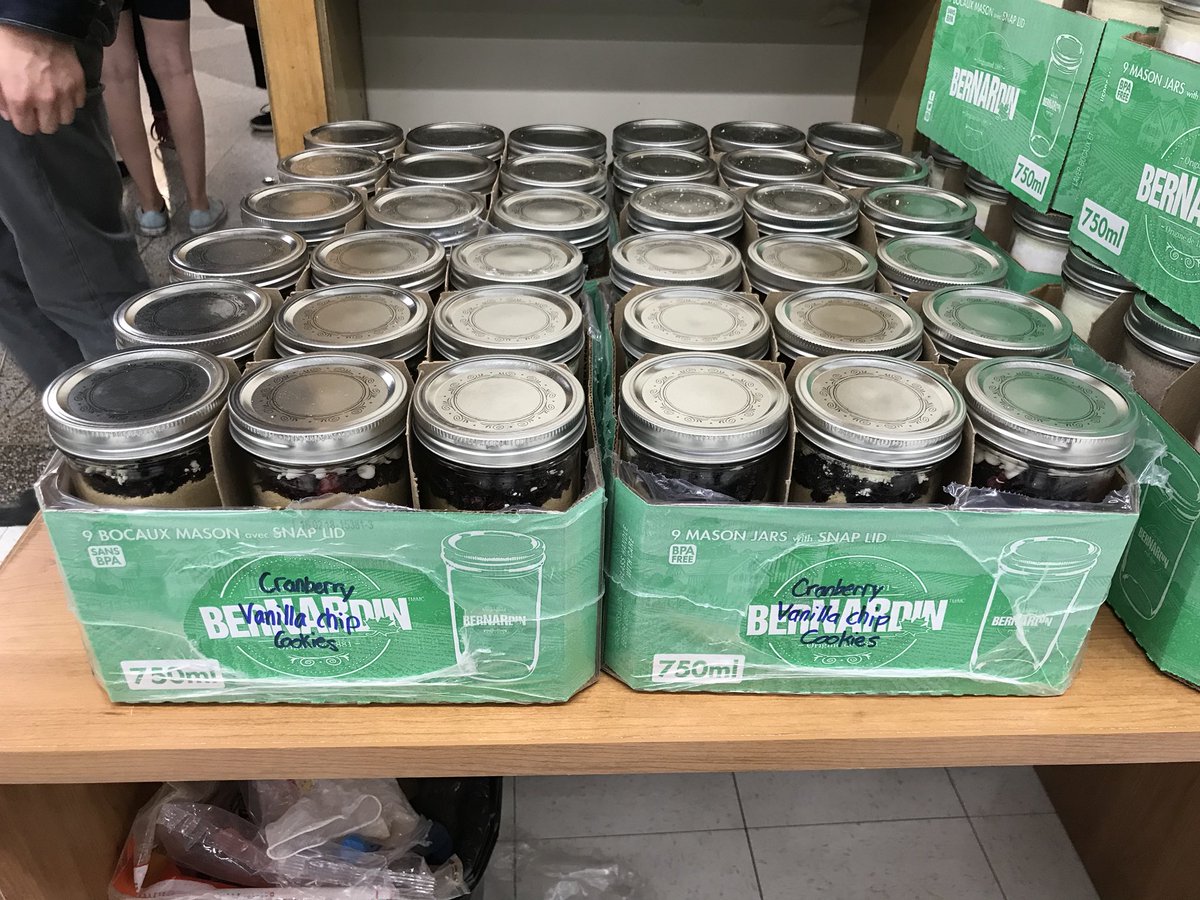 Students from <a href="/RosemountHigh/">Rosemount Highschool</a> <a href="/Dalkeith_EMSB/">Dalkeith Elementary</a> &amp; <a href="/Nesbitt_EMSB/">École Nesbitt School</a> are #FeedingTheFuture with packaged 🍪, 🍲 and more for <a href="/Global_Montreal/">Global Montreal</a> #GreaterMontrealDay! #WeAreEnglishMTL