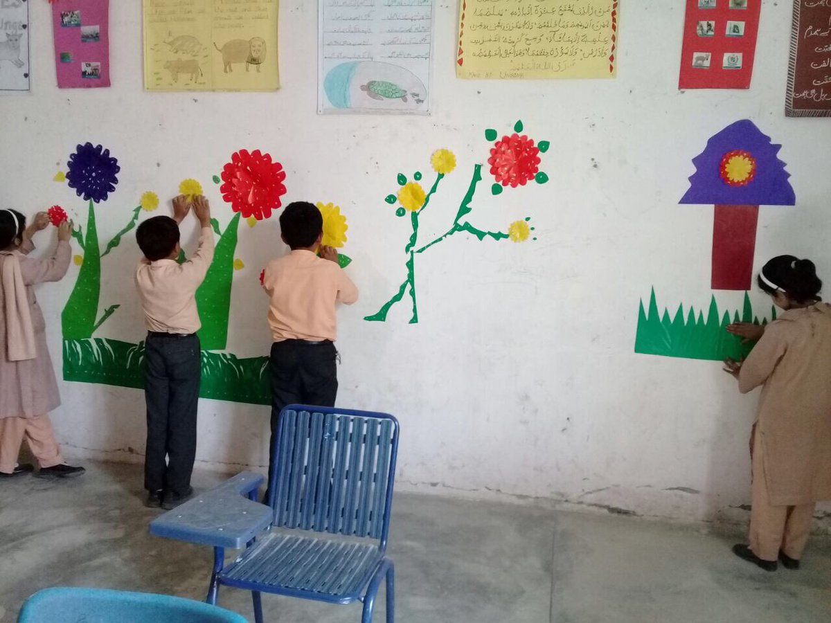 Khadimhussain4's tweet photo. Children of #BaachaKhanSchoolNauthiaPeshawar are engaged in art and reading activity.
#SupportBaachaKhanSchools #SupportQualityEducation https://t.co/5xXjsGdAUl