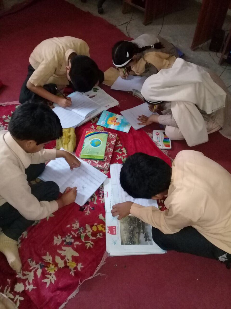 Khadimhussain4's tweet photo. Children of #BaachaKhanSchoolNauthiaPeshawar are engaged in art and reading activity.
#SupportBaachaKhanSchools #SupportQualityEducation https://t.co/5xXjsGdAUl