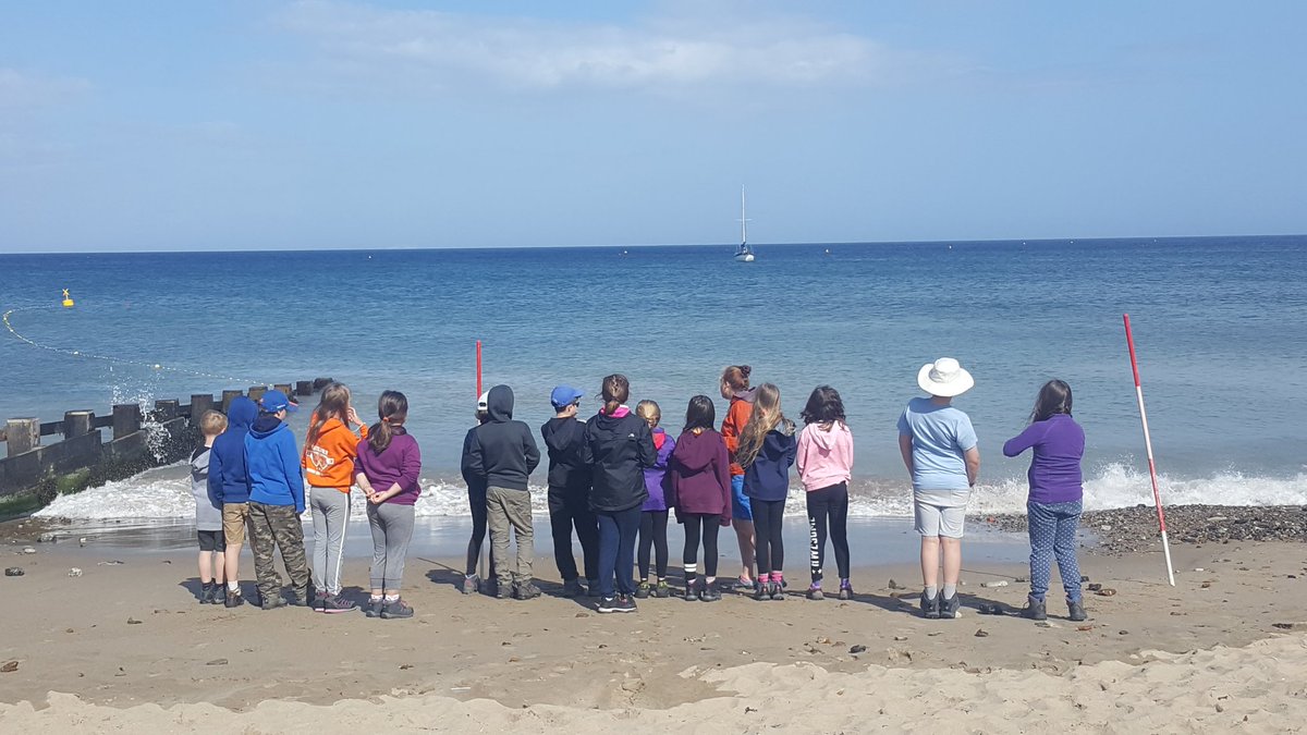 Clare_FJ's tweet photo. Wonderful afternoon of beach profiling. Stopped for a little ice cream-gone too quickly for a picture! @winterfoldhs @daldred007 #geografun https://t.co/oDUslozSys