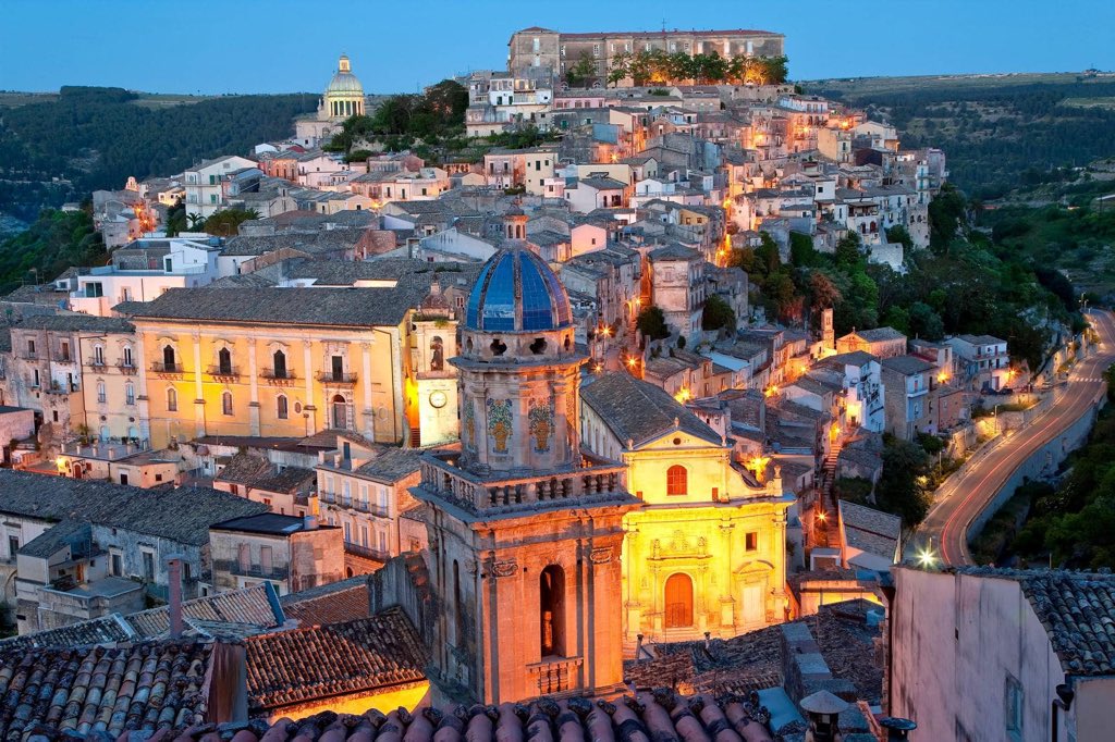 A5. I’m rarely tempted to visit cities in summer: too hot &amp; crowded. In cooler weather I’d love to see more of these lesser-known World Heritage sites in Italy, like Ragusa, Sicily ow.ly/MVGf30jW2VT #JAchat. Photo via <a href="/NatGeoTravel/">Nat Geo Travel</a>