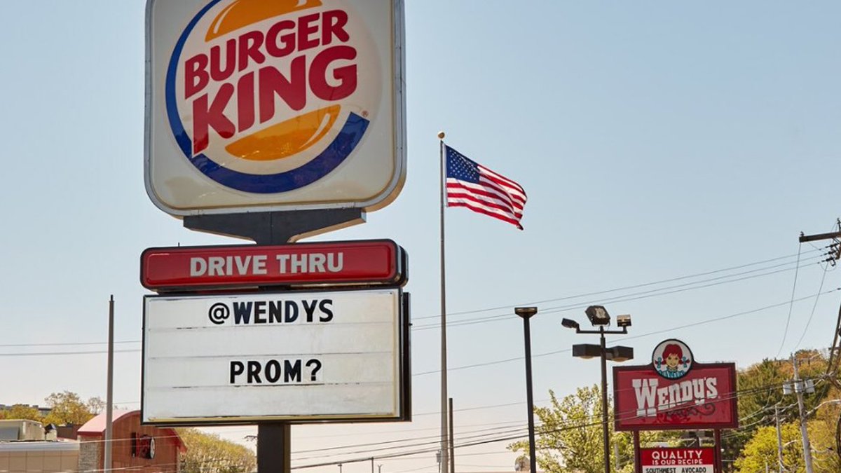 Awwww, @BurgerKing asked @Wendys to prom. They're so cute at that age. bit.ly/2K8bXPO?utm_so… https://t.co/Z4jt0Bv5N7