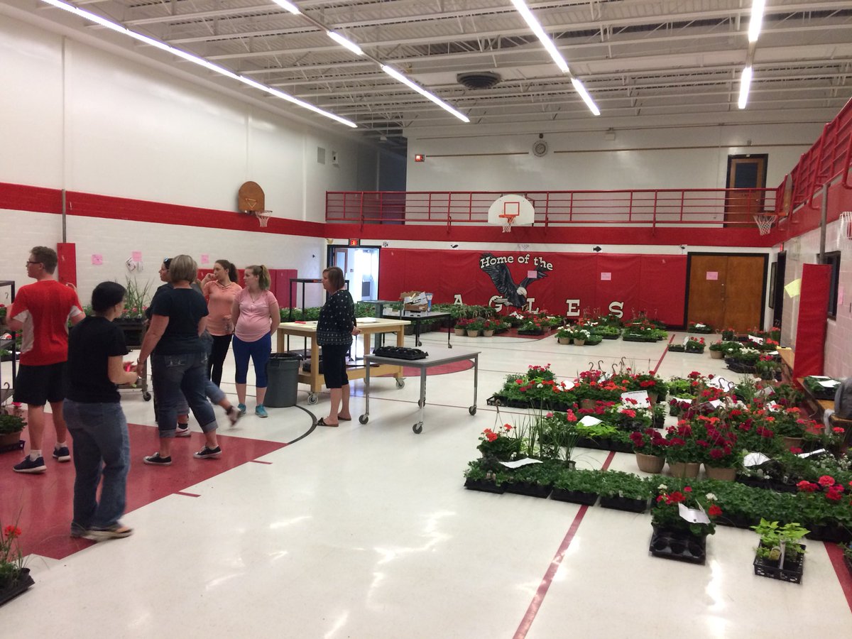 Busy with #flowers today. Flower Show, and Flower Pickup <a href="/DresdenAreaCS/">Dresden Area Central</a> today.