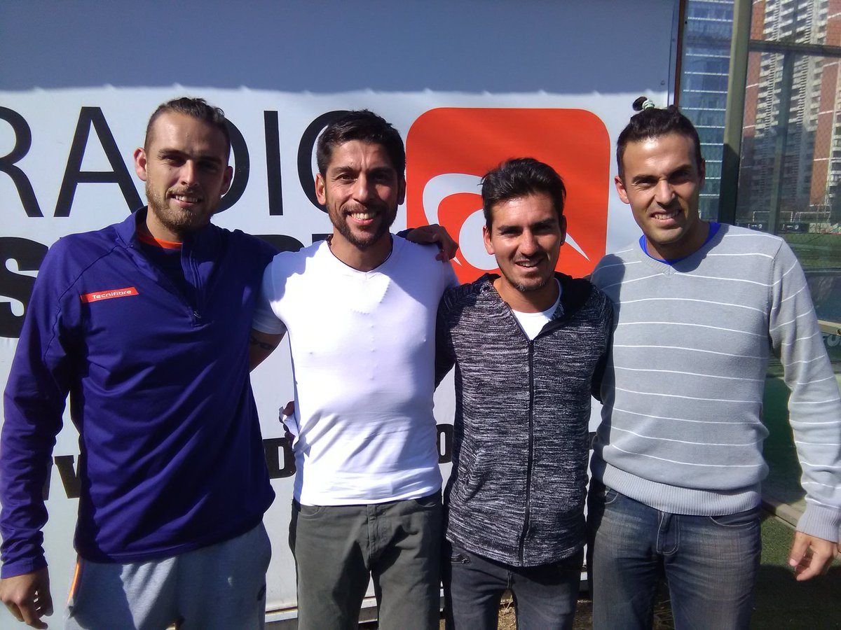 (PODCAST) Revive el primer capítulo de "La Otra Mirada del Tenis", el programa de <a href="/Tenischile/">TenisChile.com</a> junto a su invitado: Juan Carlos Sáez (<a href="/jcsaez20/">Juan Carlos Saez</a>).
Descarga y escucha AQUÍ => bit.ly/2jLzKtv