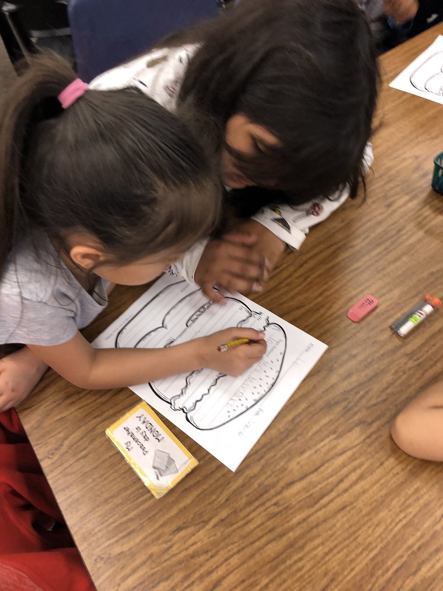 D8Explorers's tweet photo. D8 Explorers helping their little buddies from B7 write a hamburger paragraph about their teacher! #d8explorers #TeacherAppreciationWeek2018 #hamburgerparagraph #buddies https://t.co/jed0Emk37h