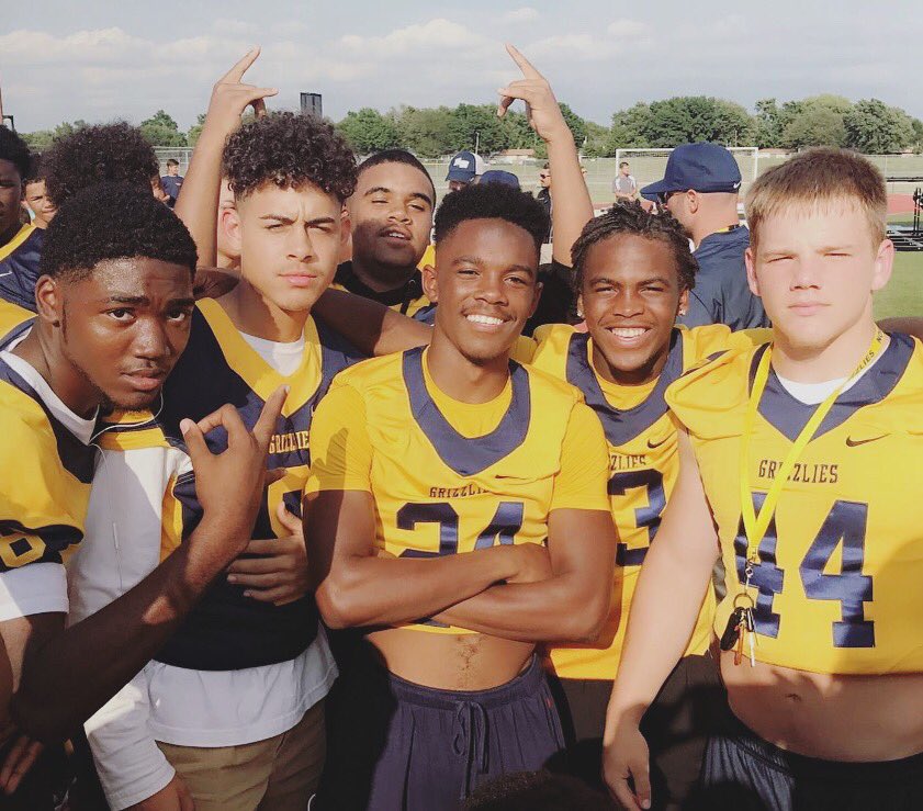 percy_finch's tweet image. We ain’t here for nothing 😈🏈....💍
#19’Takeover
#1Yard