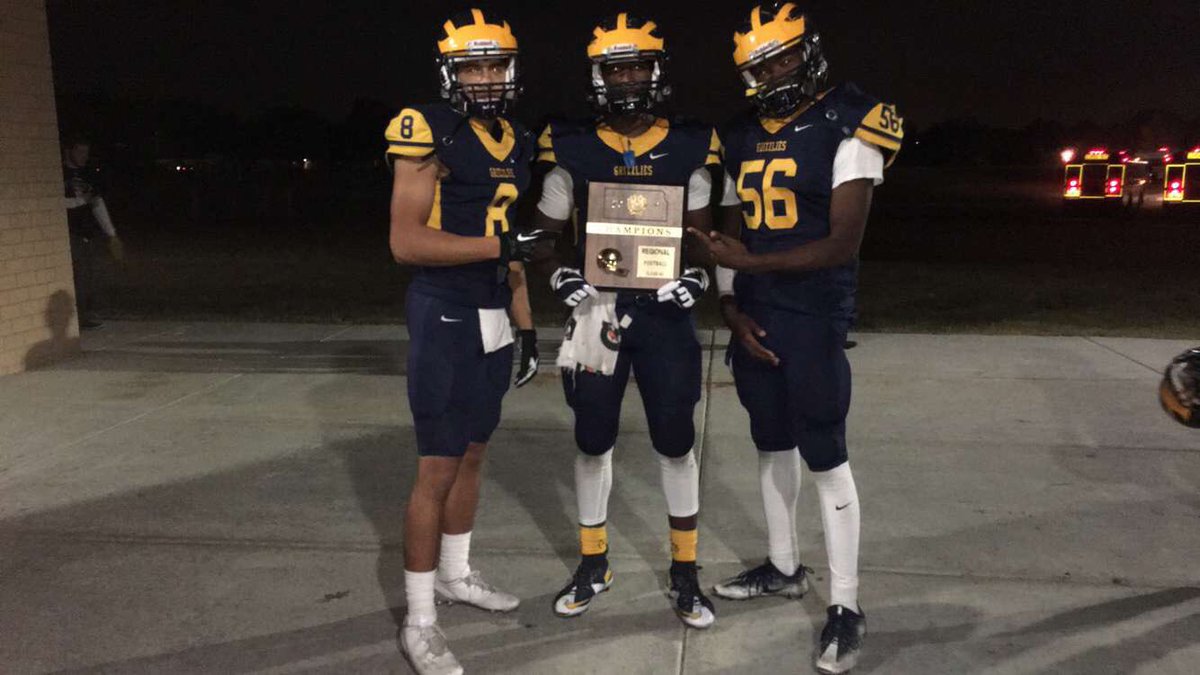 percy_finch's tweet image. We ain’t here for nothing 😈🏈....💍
#19’Takeover
#1Yard