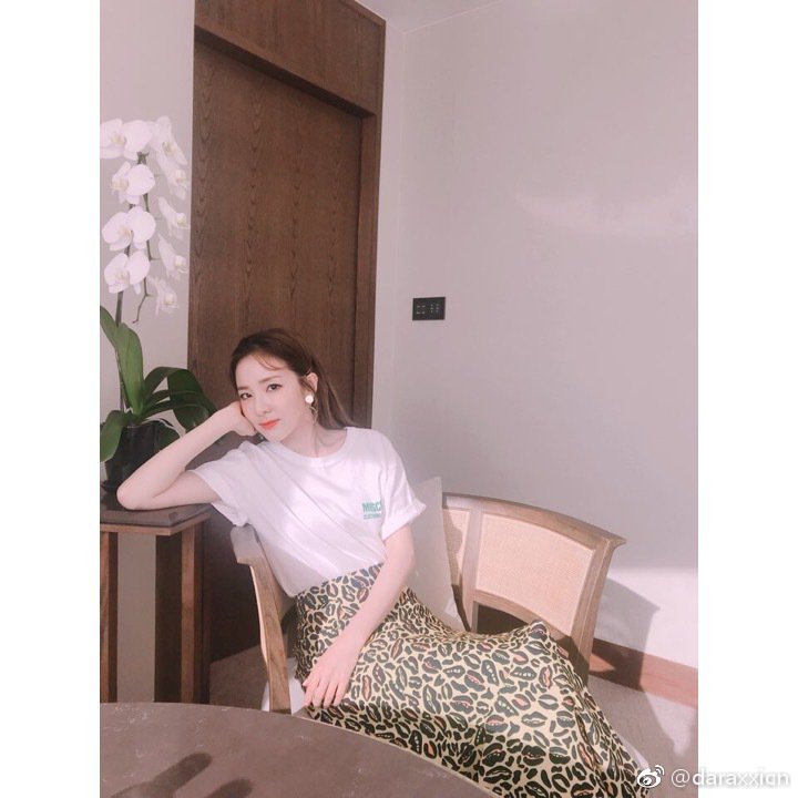 2ne1snaps's tweet photo. [DARA WEIBO(7P)] daraxxicn: Get It Beauty on the road 🤗 ​ 4/7P https://t.co/1Sk9zkCOdu #kpopsnaps https://t.co/4AoWGLQvOA