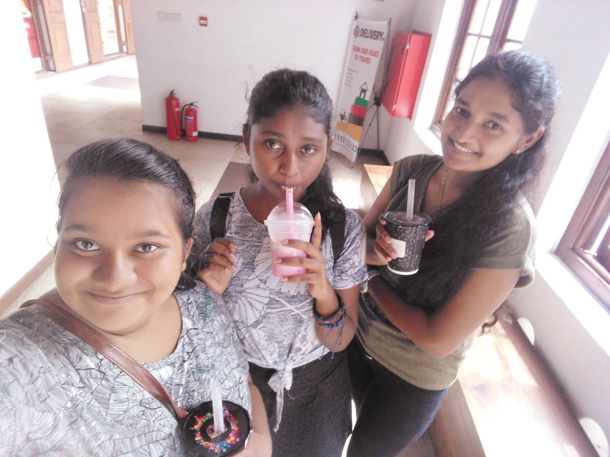 Ishini99's tweet photo. #BubbleTea 🍷 #BubbleCoffee ☕ https://t.co/HEjyq3wjNw